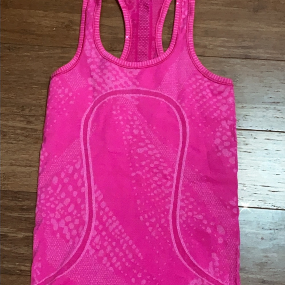 Lululemon sz 2 pink tank